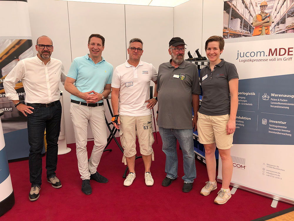 Messestand von jucom auf der Gewerbeschau in Neunkirchen mit Andreas Oehm, Bernhard Baumann, Achim Greis, Wolfgang Seibel und Nicola Spreemann